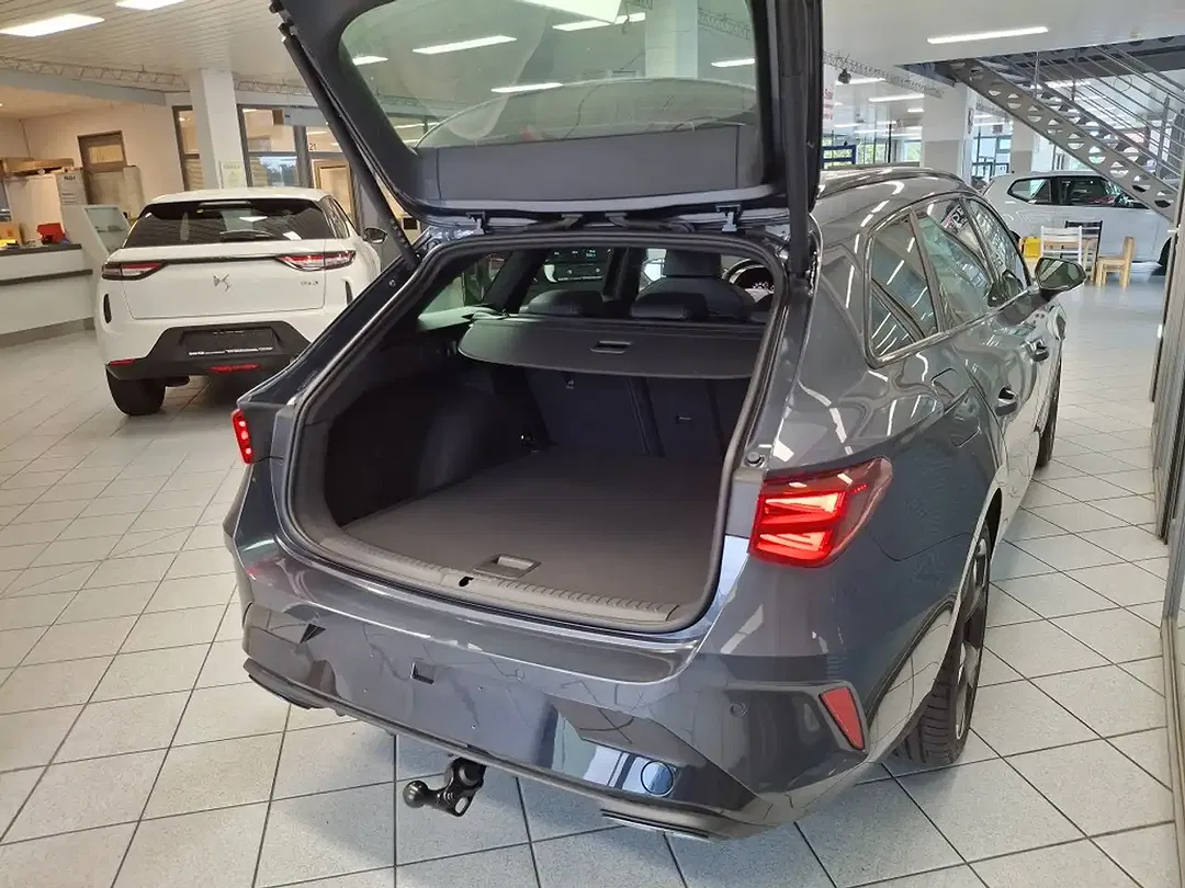 CUPRA Leon - Thumbnail 3