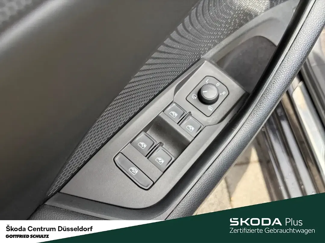Skoda Octavia - Thumbnail 11