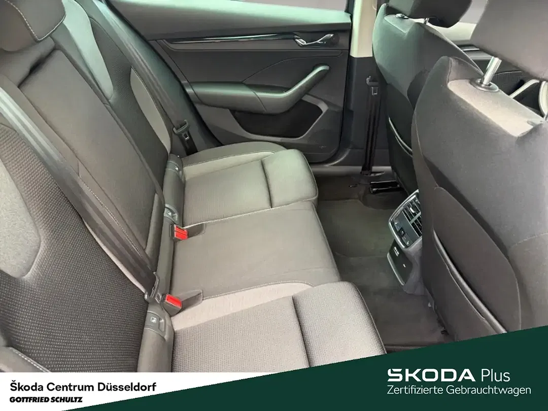 Skoda Octavia - Thumbnail 8