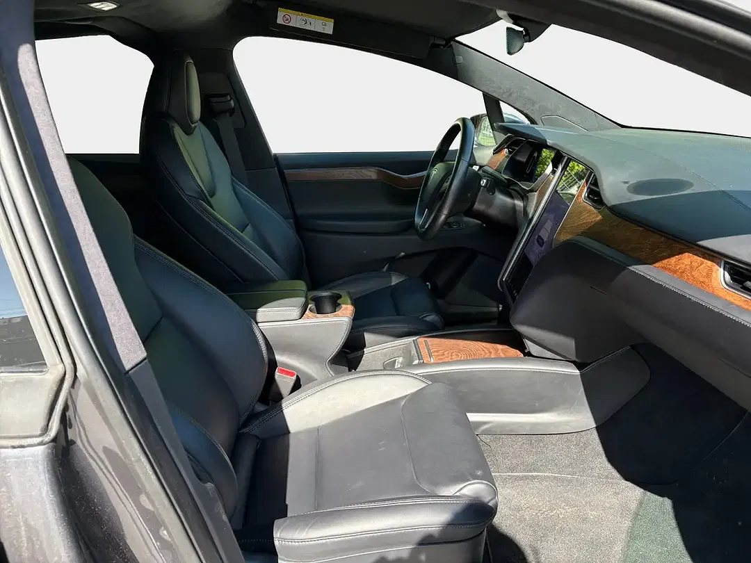 Tesla Model X - Thumbnail 15