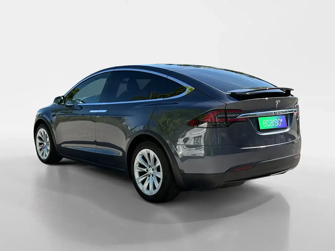 Tesla Model X - Thumbnail 3