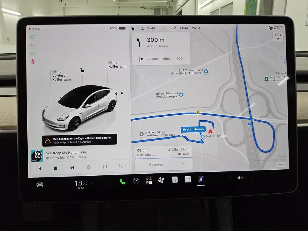 Tesla Model 3 - Thumbnail 6