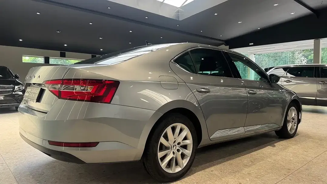 Skoda Superb - Thumbnail 8