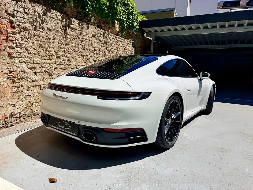 Porsche 992 - Thumbnail 10