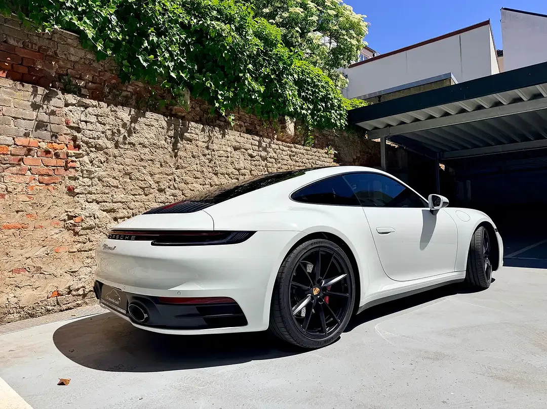 Porsche 992 - Thumbnail 11