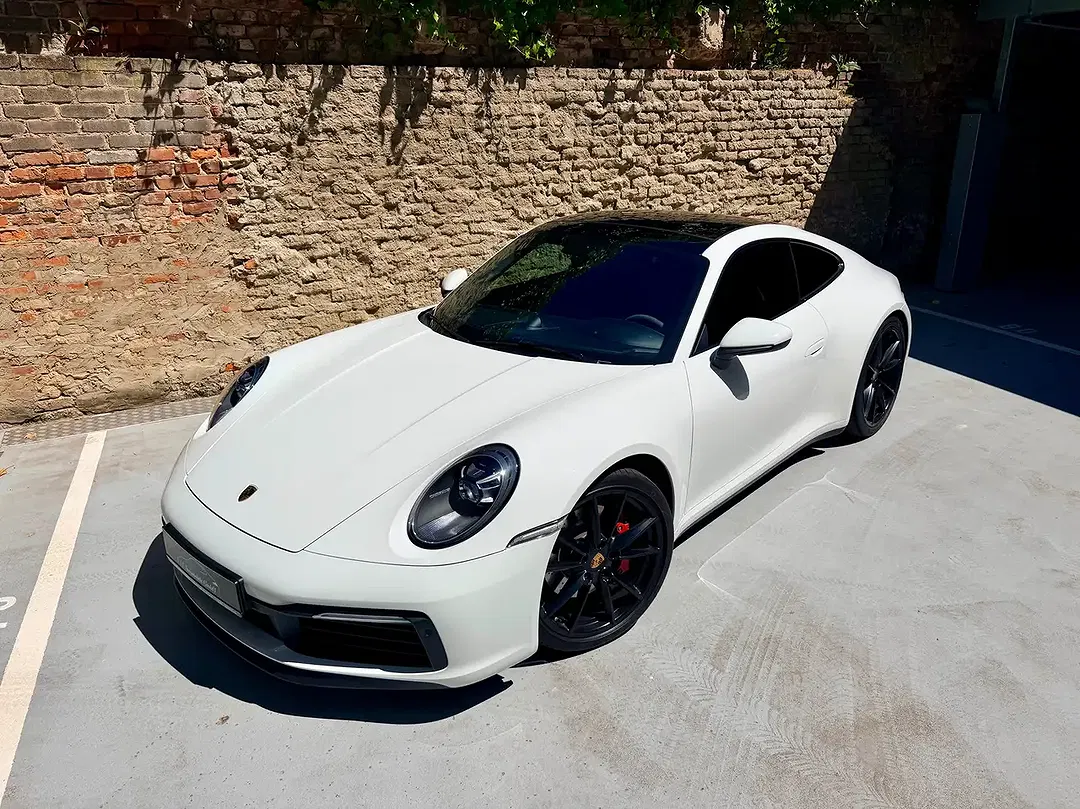 Porsche 992 - Thumbnail 2