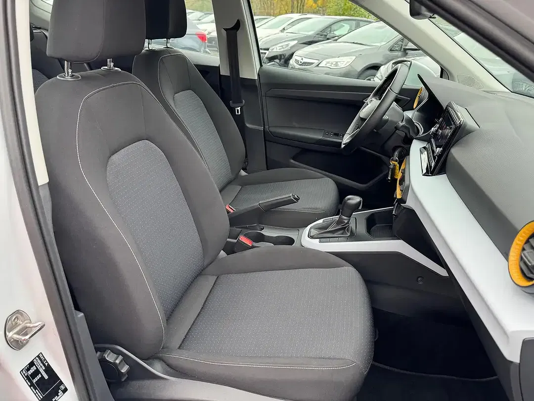 SEAT Arona - Thumbnail 11