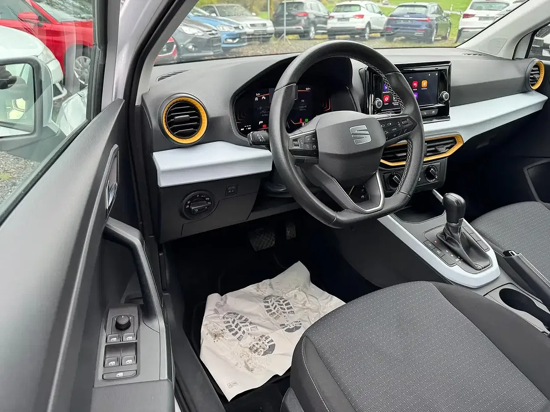 SEAT Arona - Thumbnail 12