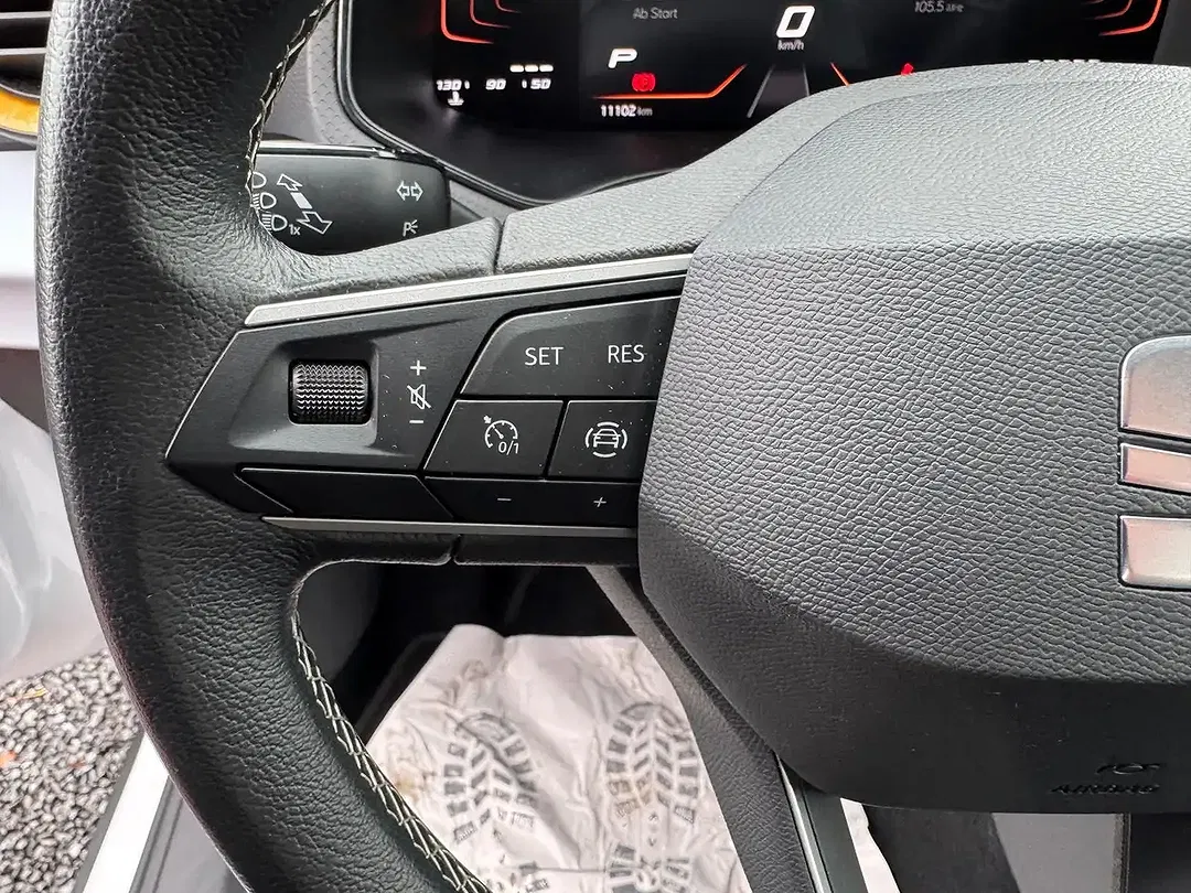 SEAT Arona - Thumbnail 15