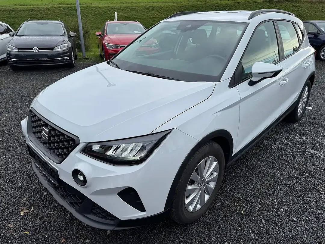 SEAT Arona - Thumbnail 3