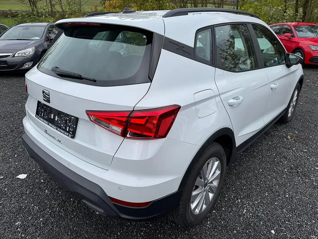 SEAT Arona - Thumbnail 6