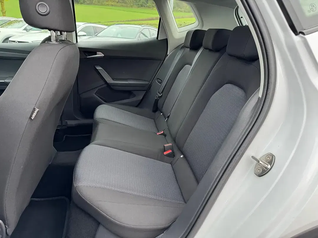 SEAT Arona - Thumbnail 8