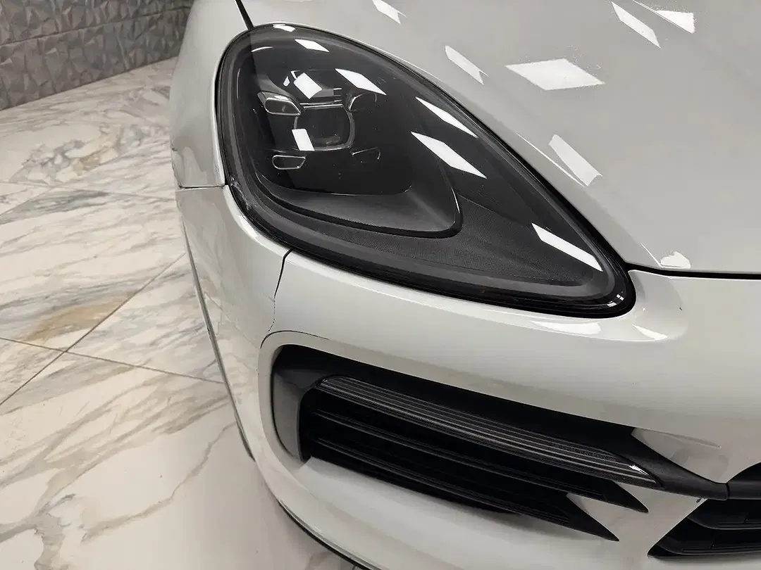 Porsche Cayenne - Thumbnail 10