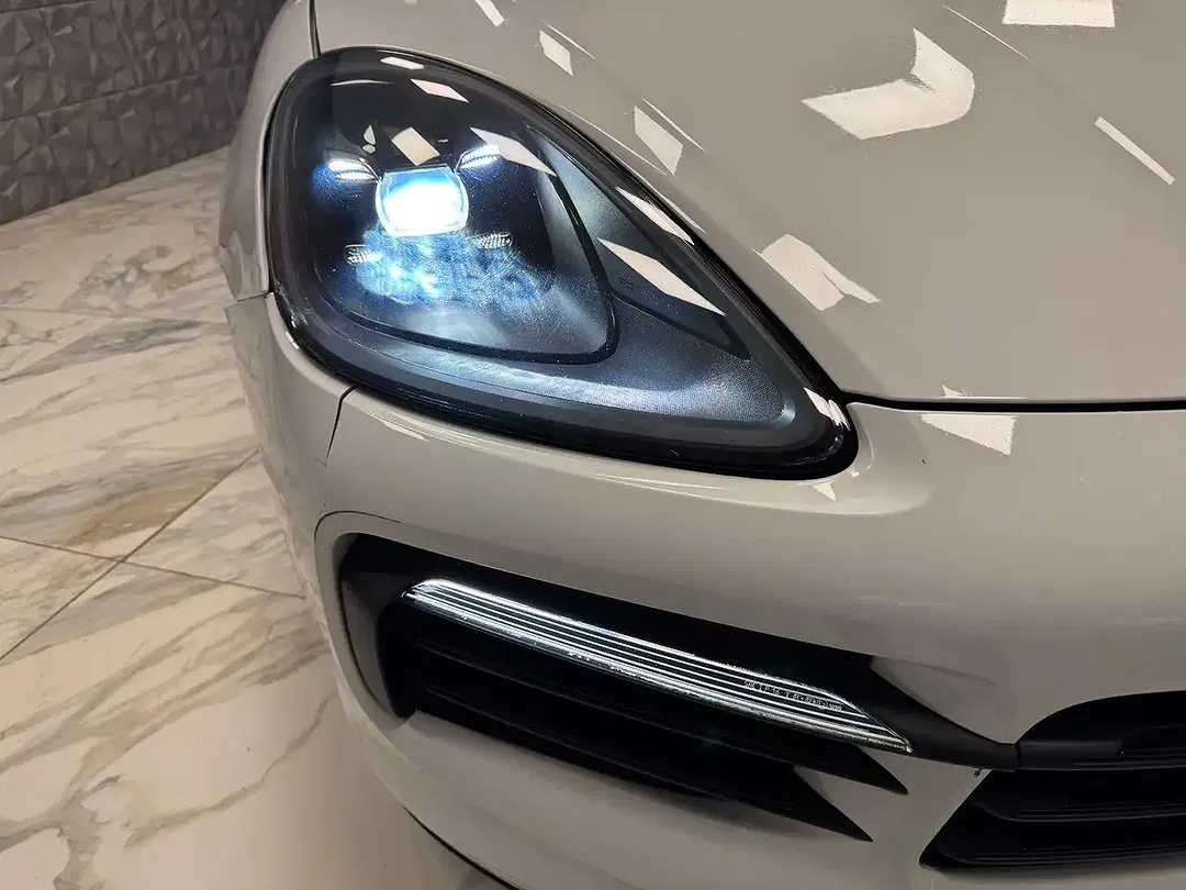 Porsche Cayenne - Thumbnail 11