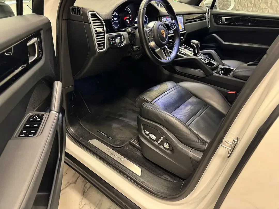 Porsche Cayenne - Thumbnail 14