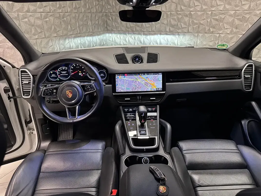 Porsche Cayenne - Thumbnail 15