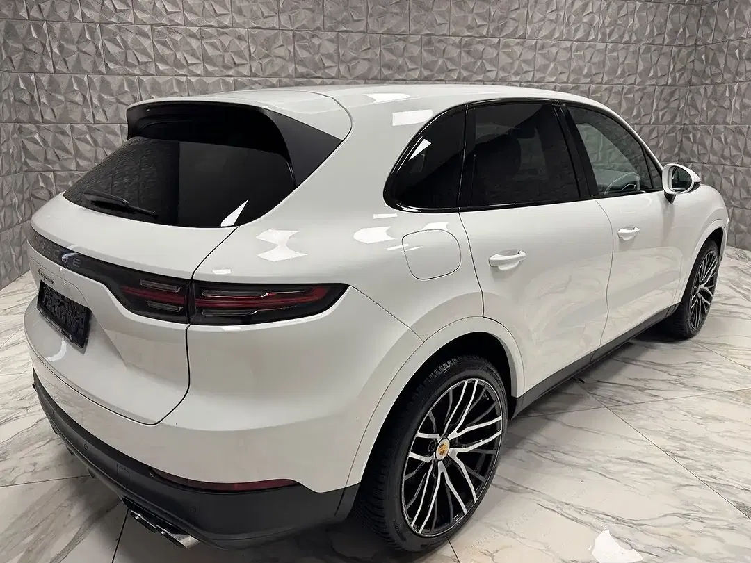 Porsche Cayenne - Thumbnail 4
