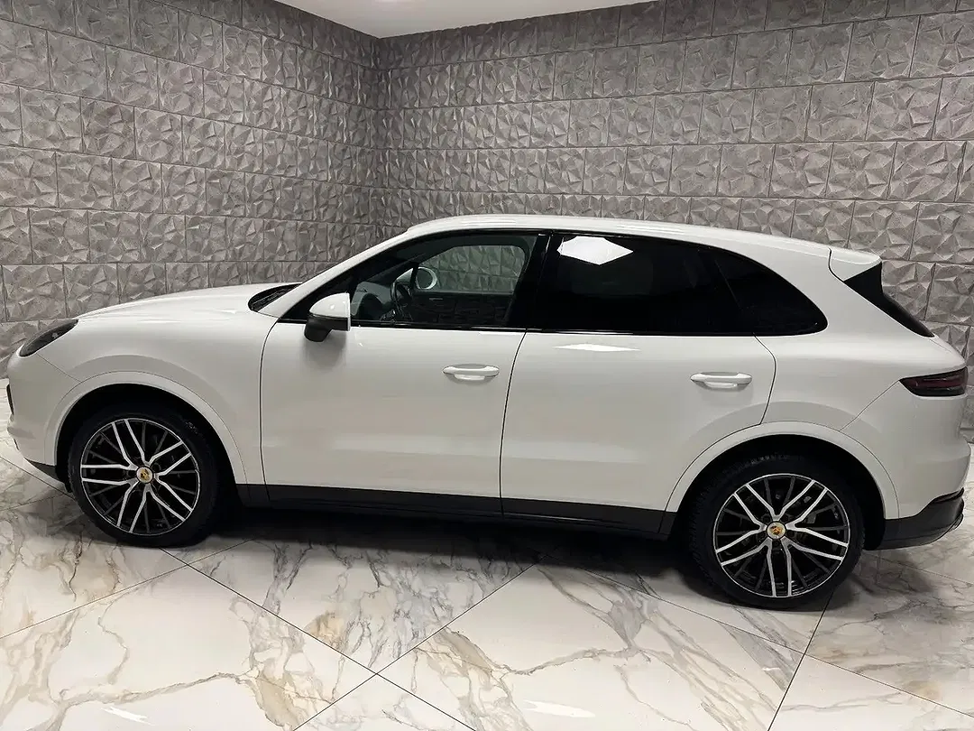 Porsche Cayenne - Thumbnail 5