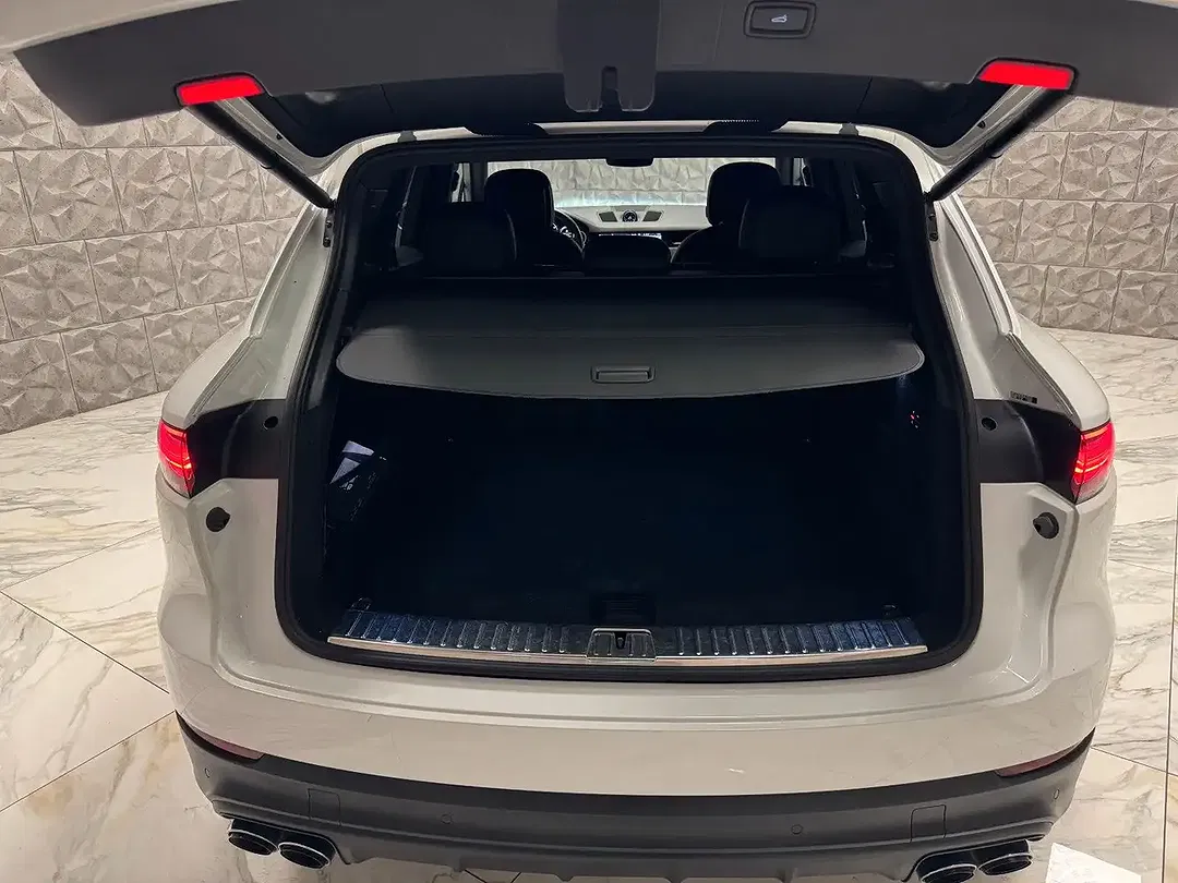 Porsche Cayenne - Thumbnail 8