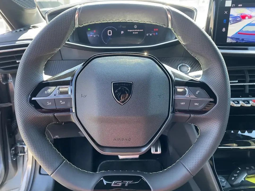 Peugeot 208 - Thumbnail 11