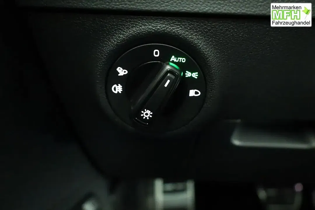 Skoda Karoq - Thumbnail 8