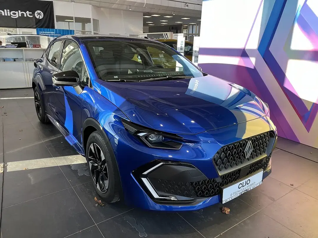Renault Clio - Thumbnail 3