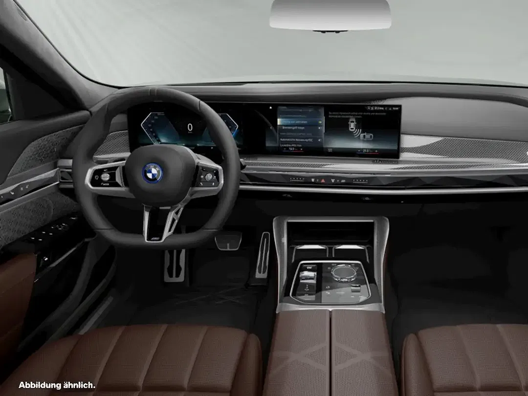 BMW i7 - Thumbnail 3