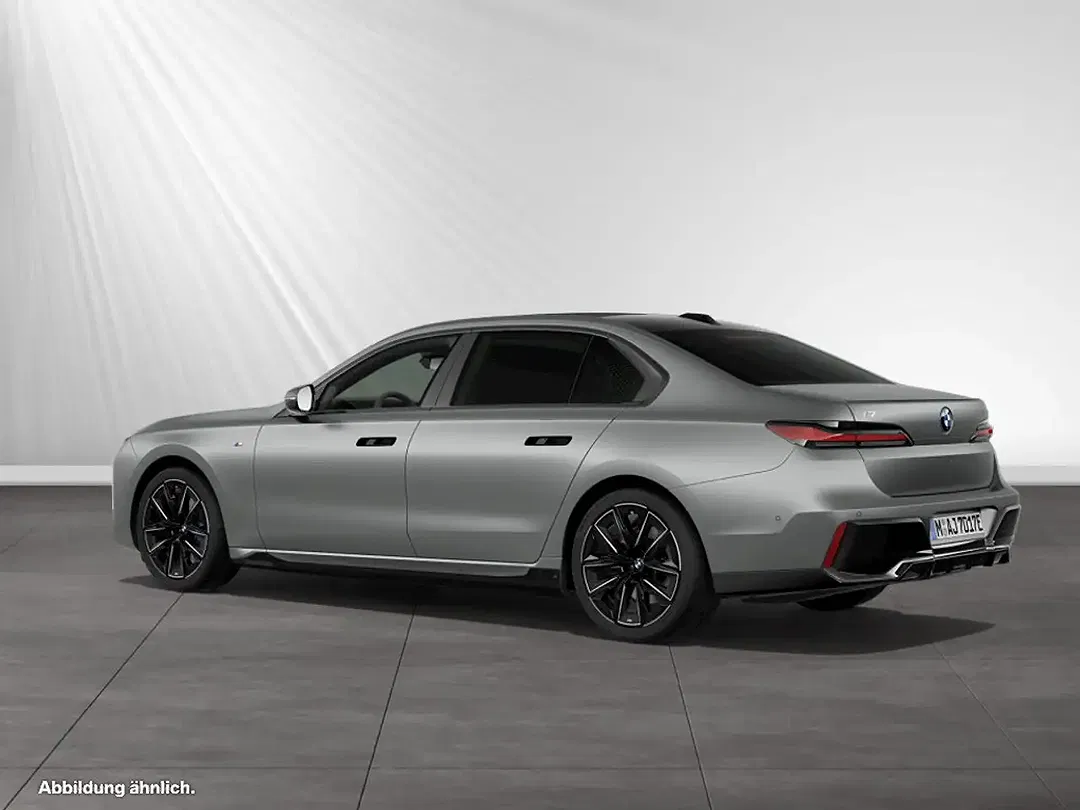 BMW i7 - Thumbnail 4