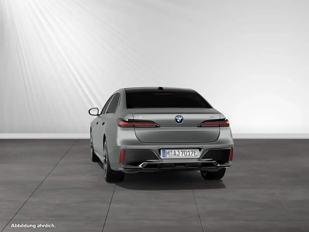 BMW i7 - Thumbnail 5