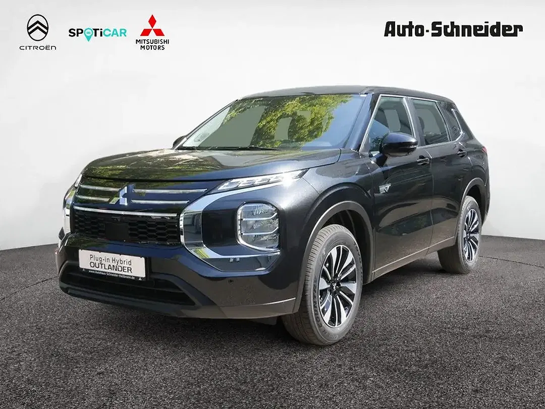 Mitsubishi Outlander - Thumbnail 1