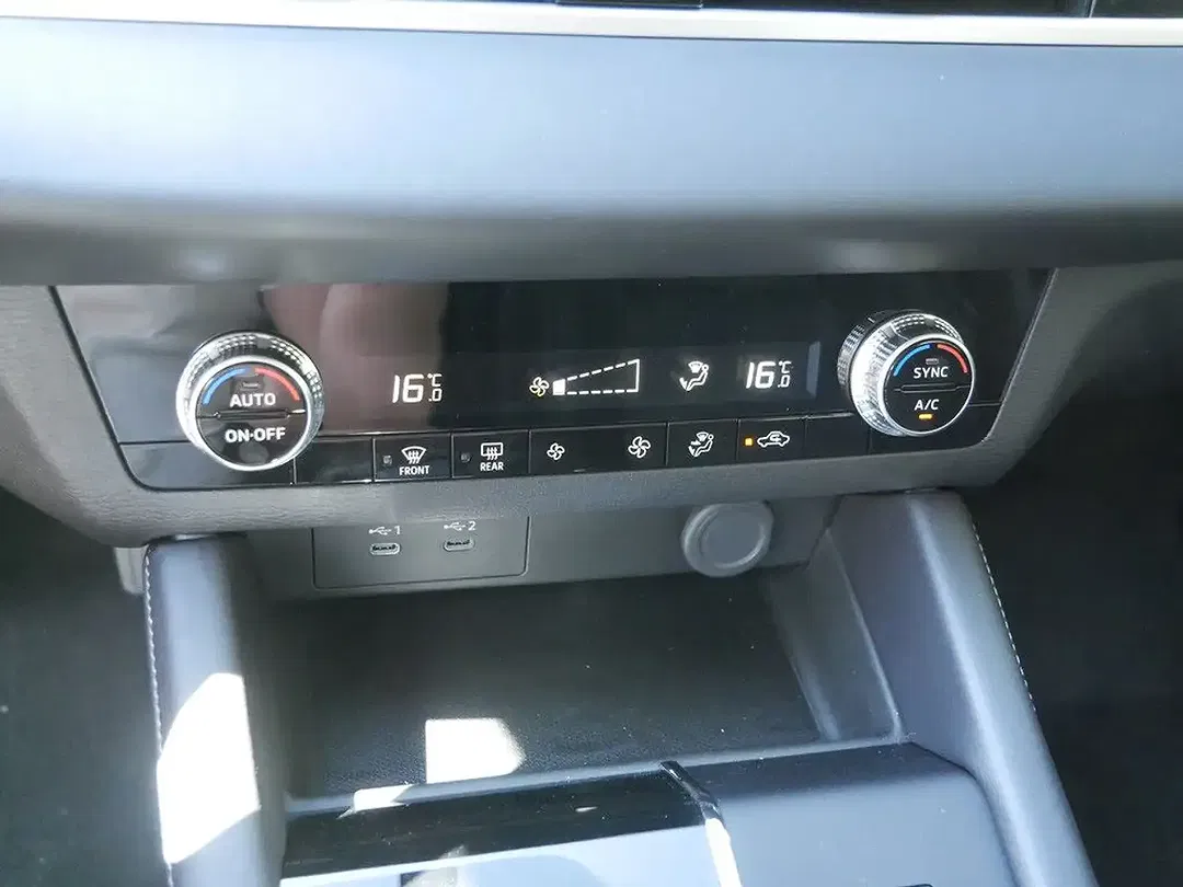 Mitsubishi Outlander - Thumbnail 14