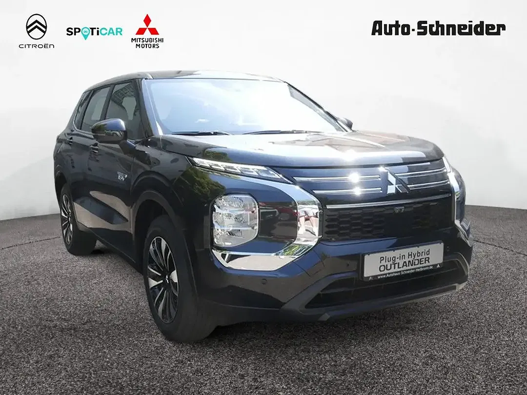 Mitsubishi Outlander - Thumbnail 2