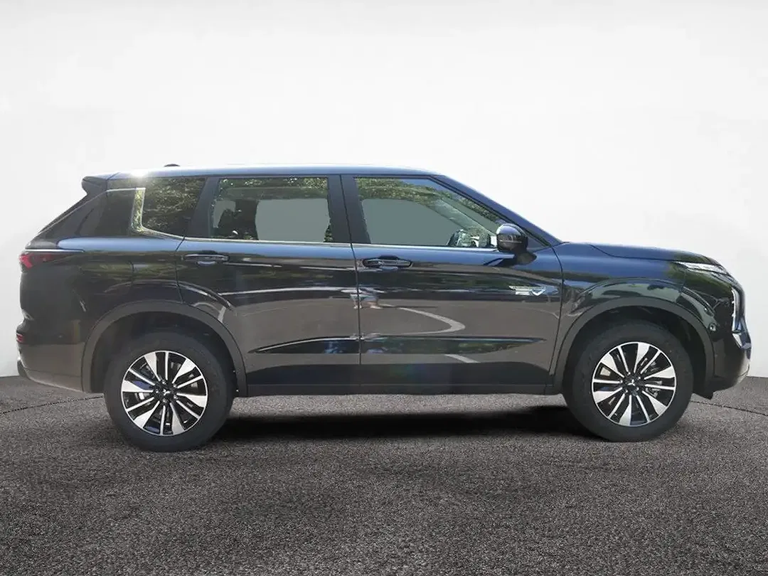 Mitsubishi Outlander - Thumbnail 5