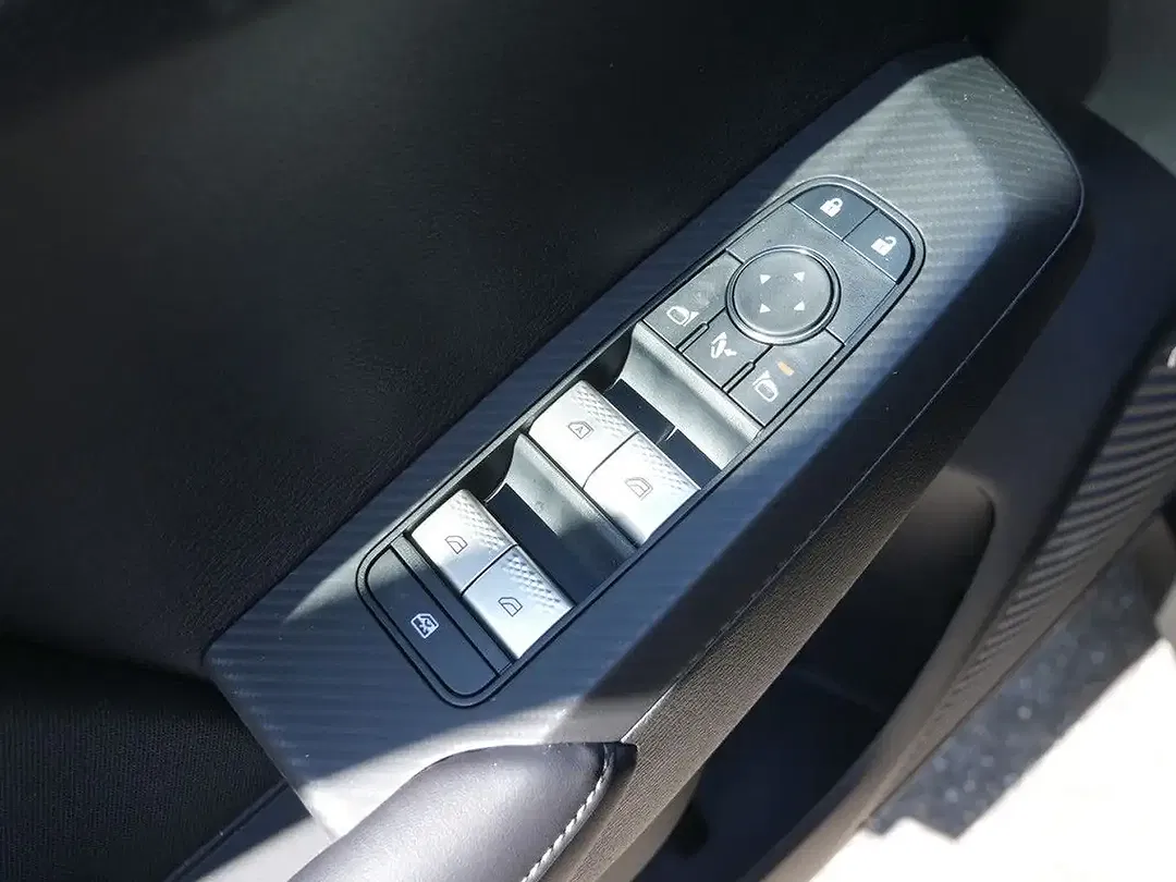 Mitsubishi Outlander - Thumbnail 9