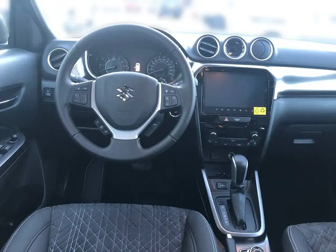 Suzuki Vitara - Thumbnail 10
