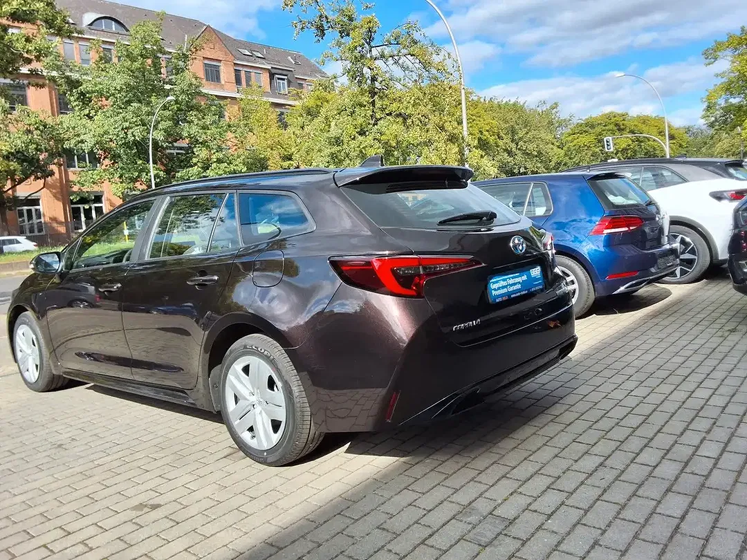 Toyota Corolla - Thumbnail 3