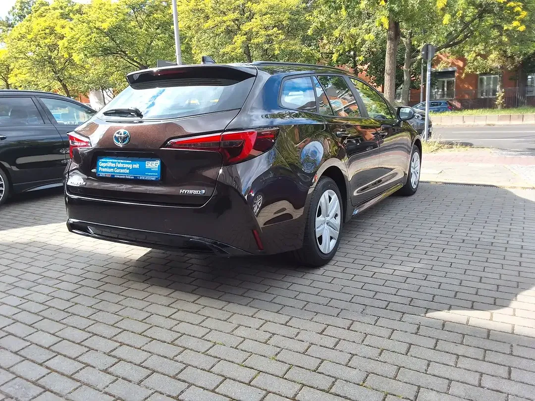 Toyota Corolla - Thumbnail 5