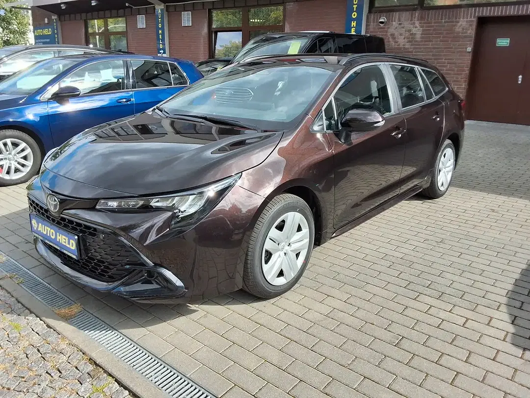 Toyota Corolla - Thumbnail 9