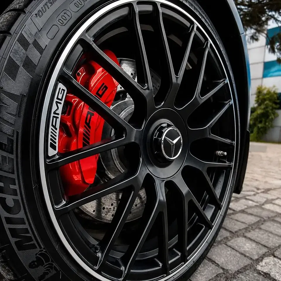 Mercedes-Benz C 63 AMG - Thumbnail 11