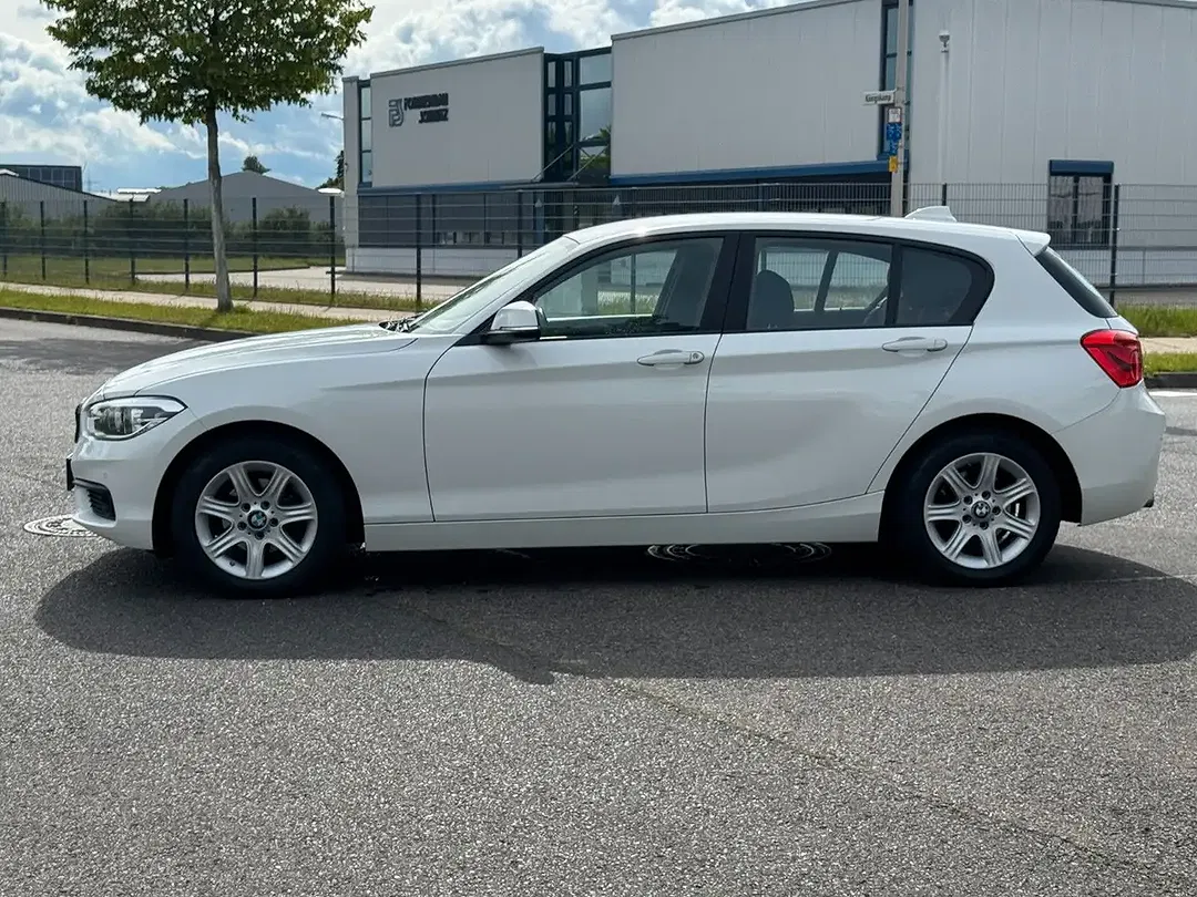 BMW 116 - Thumbnail 2