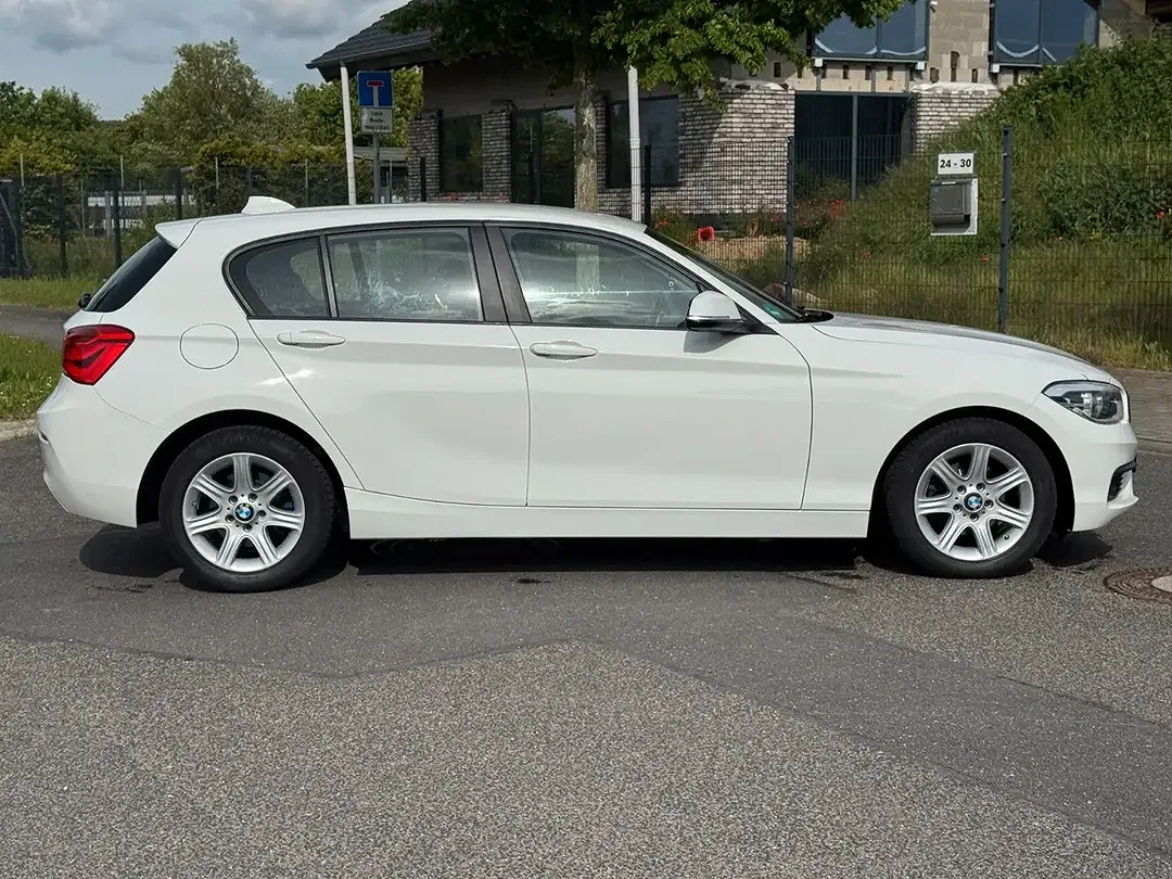 BMW 116 - Thumbnail 6