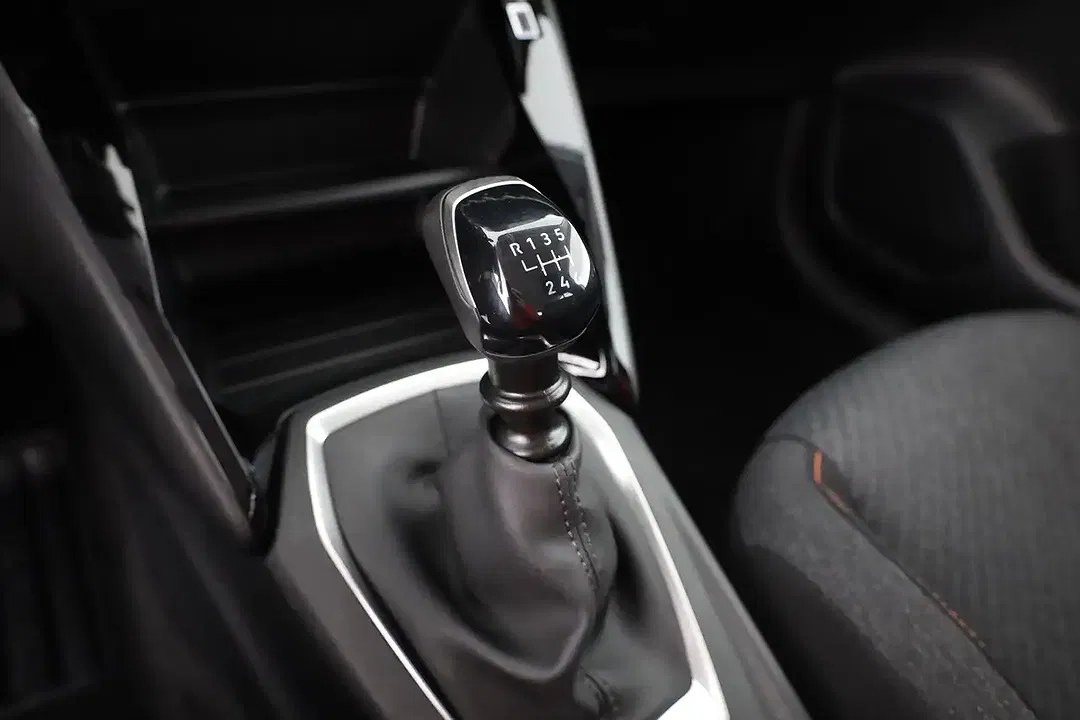 Peugeot 208 - Thumbnail 12