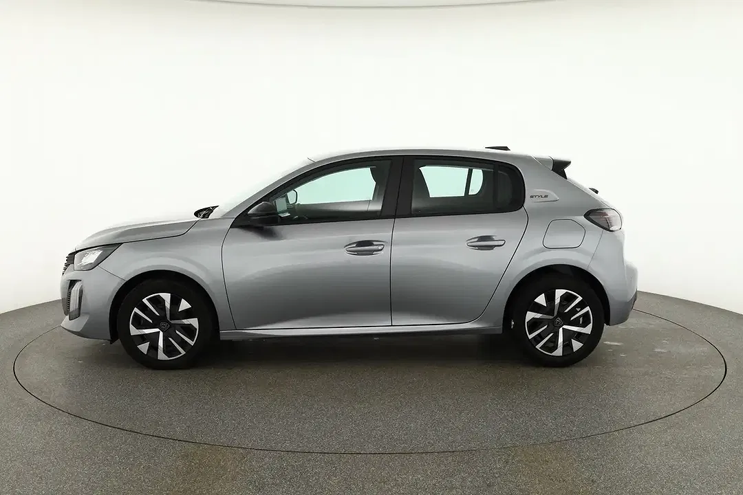 Peugeot 208 - Thumbnail 1