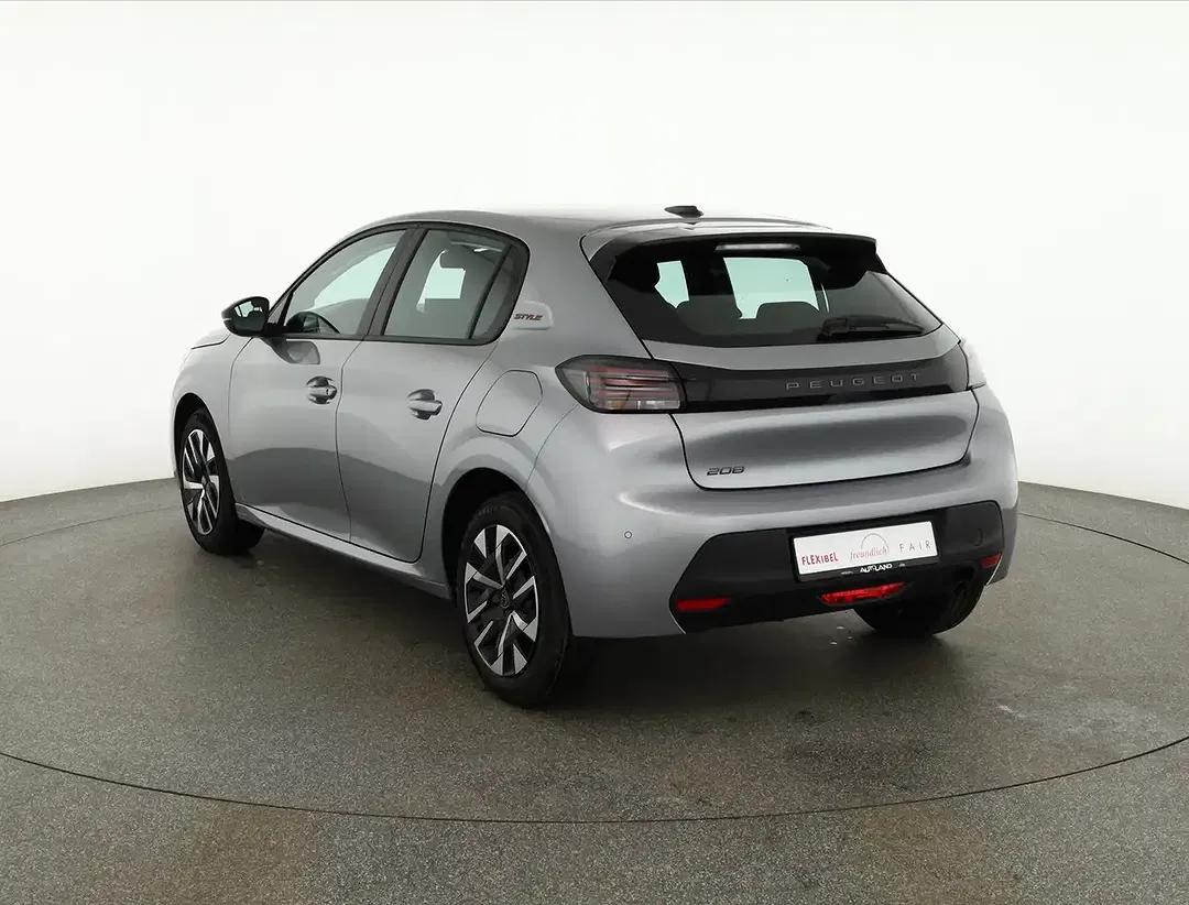Peugeot 208 - Thumbnail 2