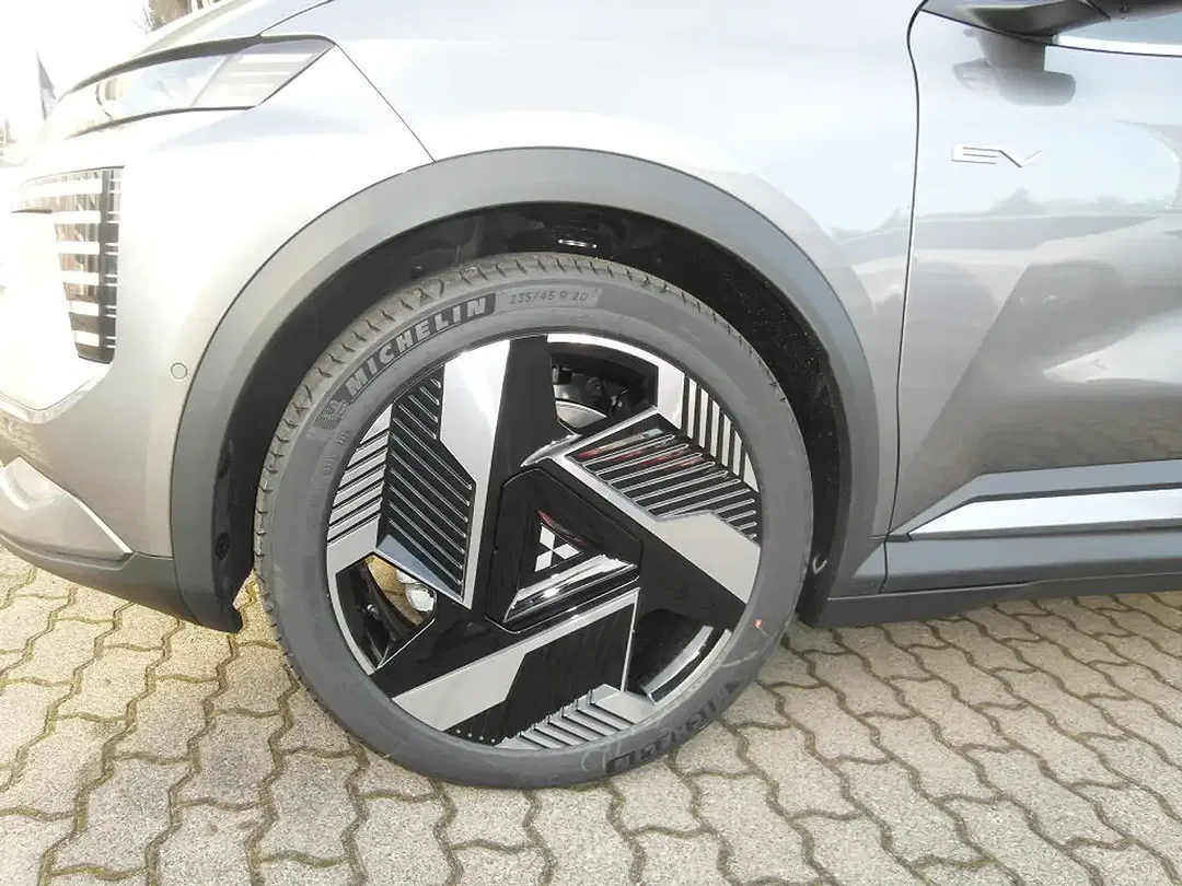 Mitsubishi Eclipse Cross - Thumbnail 3