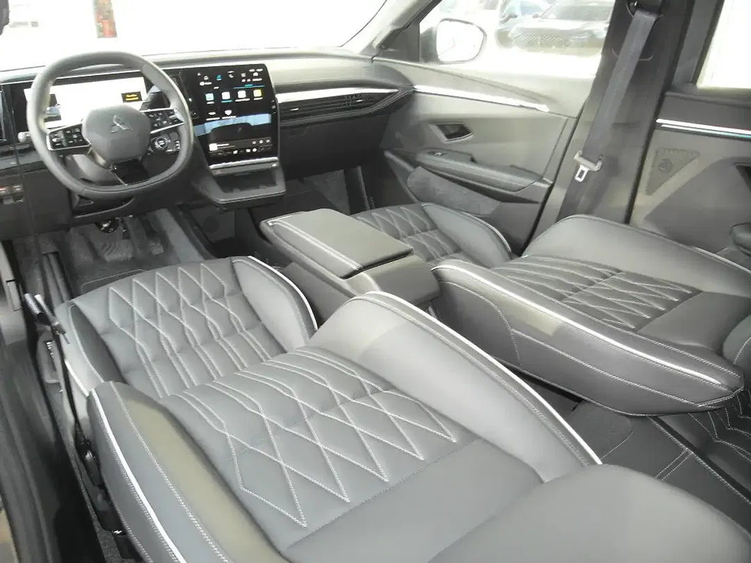 Mitsubishi Eclipse Cross - Thumbnail 8