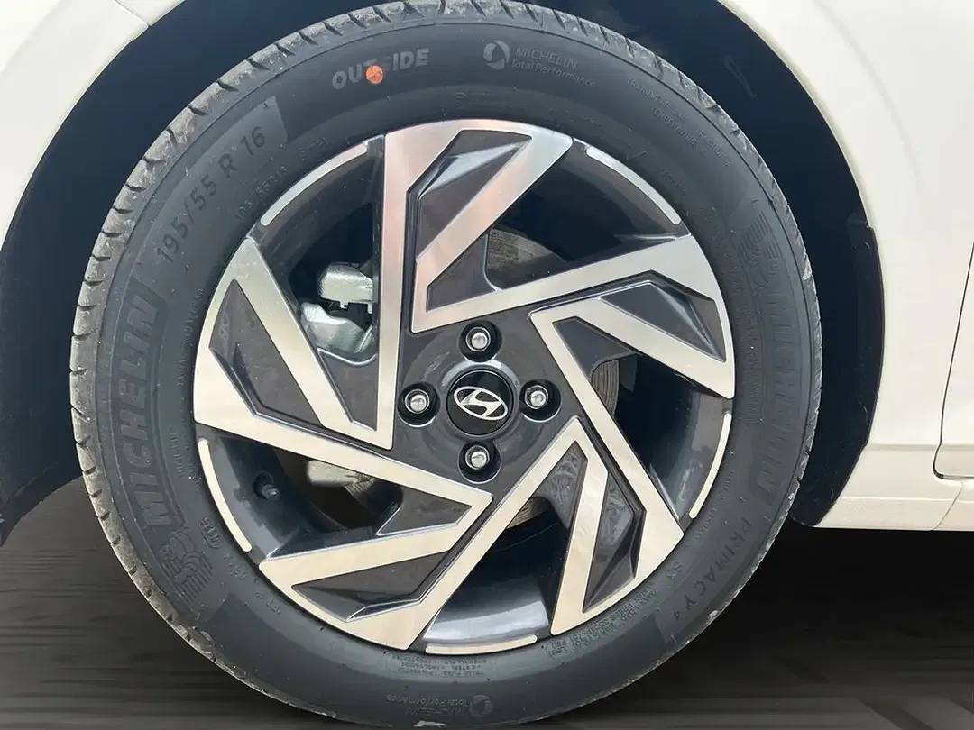 Hyundai i20 - Thumbnail 3