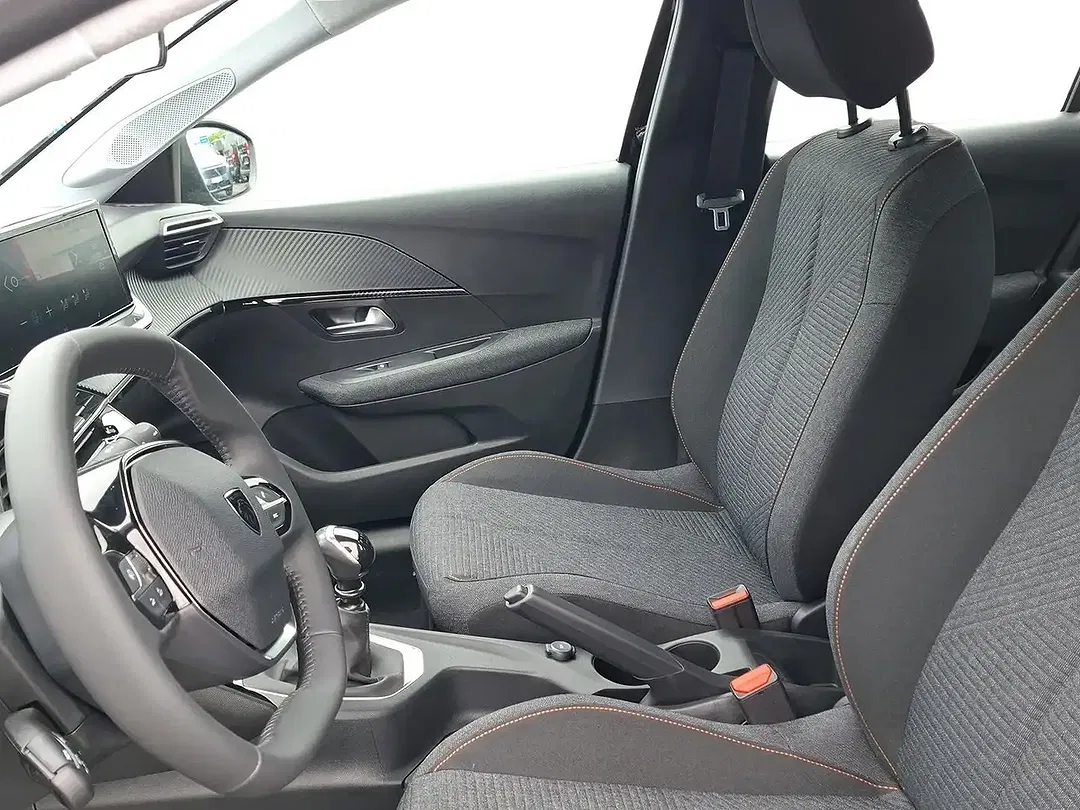Peugeot 208 - Thumbnail 7