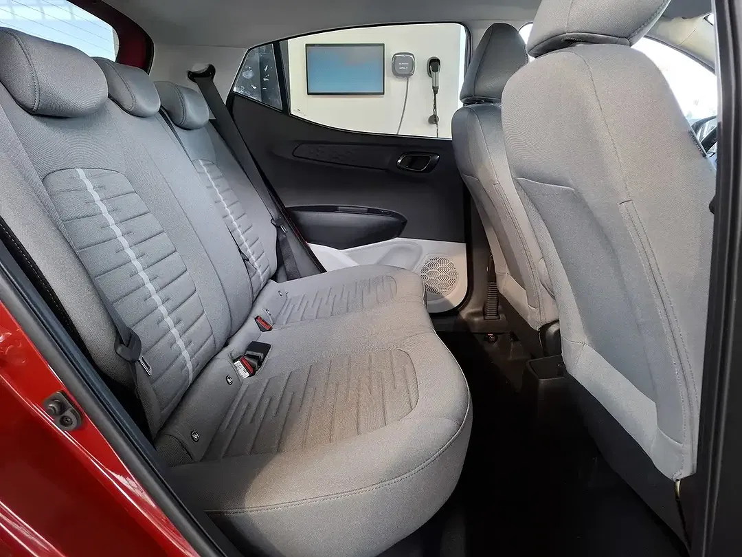 Hyundai i10 - Thumbnail 13
