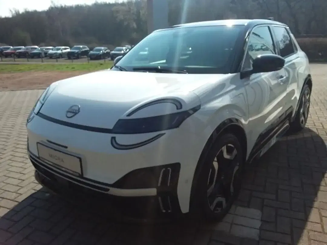 Nissan Micra - Thumbnail 3